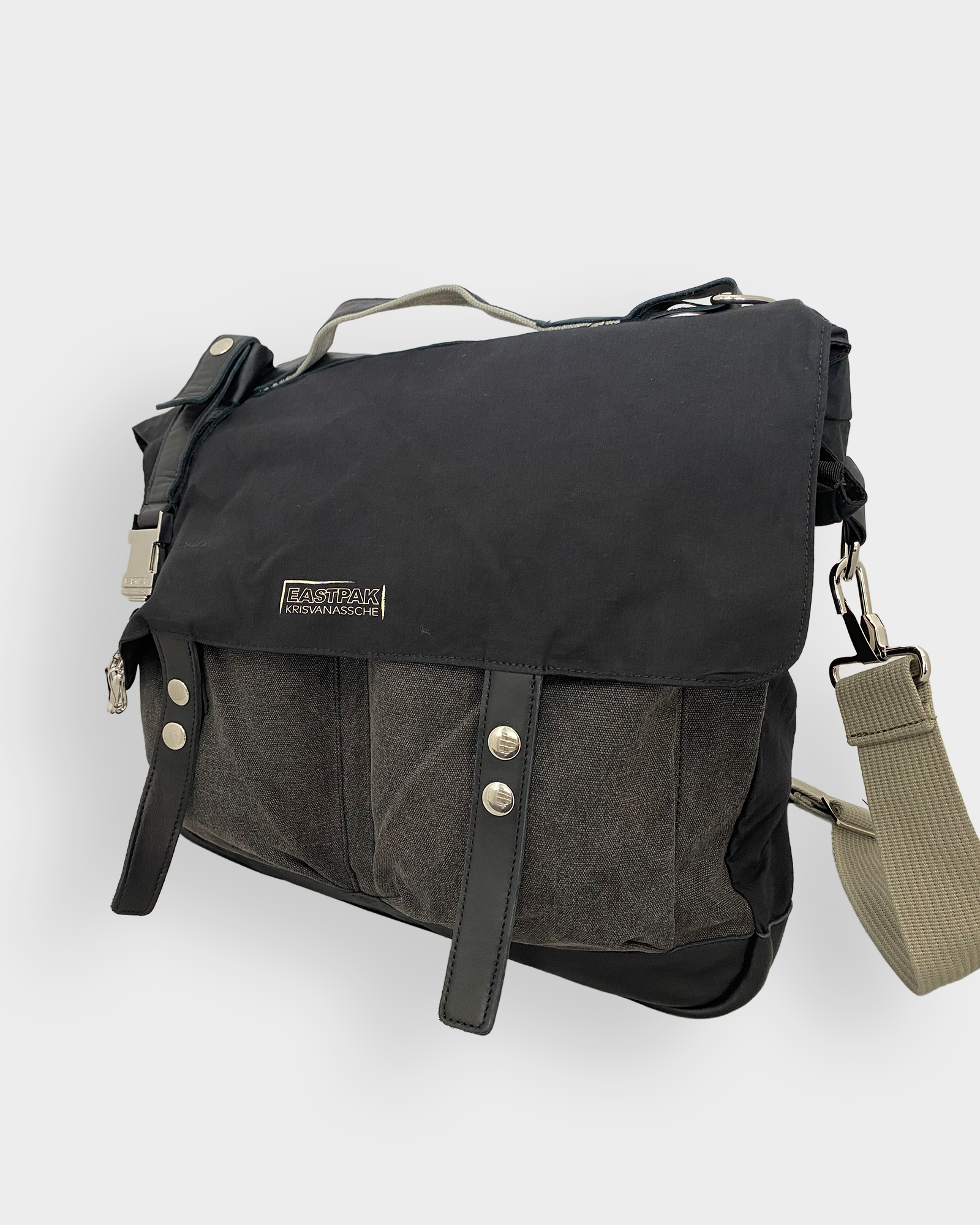 Eastpak x KRISVANASSCHE Messenger Bag – everyday essentials mkt